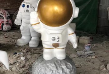廣場太空人雕塑廠家  現(xiàn)代小品  烤漆太空人雕塑定制
