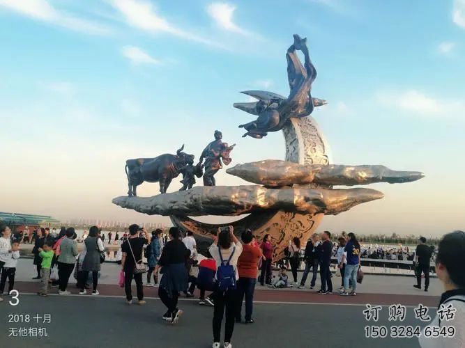 廣場愛情雕塑廠家 現(xiàn)代小品 創(chuàng)意不銹鋼愛情雕塑 廣場愛情雕塑廠家 現(xiàn)代小品 創(chuàng)意不銹鋼愛情雕塑