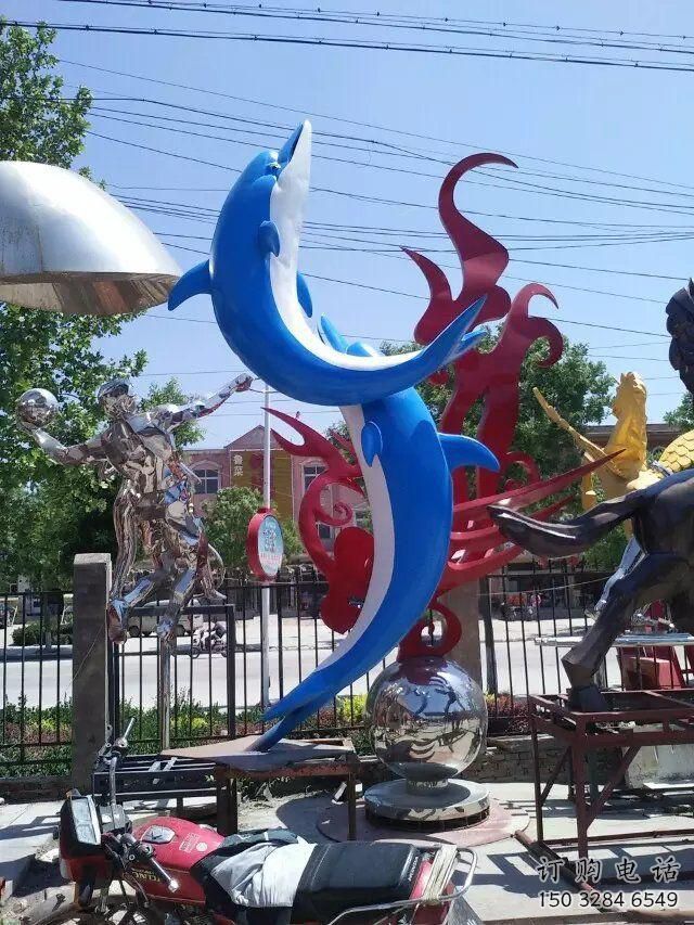 創(chuàng)意海豚雕塑供應(yīng) 步行街店門口雕塑 生物雕塑小品