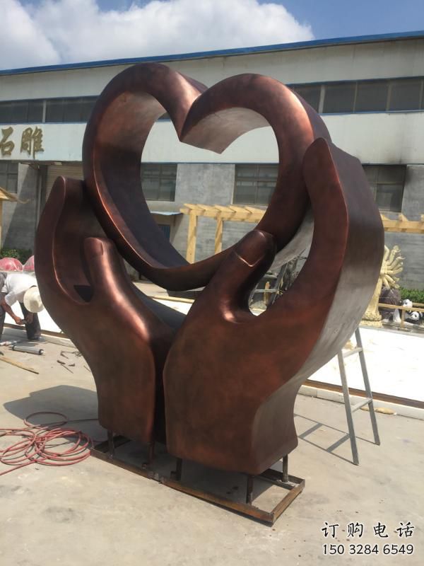 房地產(chǎn)愛心雕塑制作廠家 現(xiàn)代愛情雕塑 幾何雕塑效果
