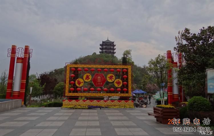 街道燈籠雕塑制造商 現(xiàn)代雕塑 彩繪雕塑生產