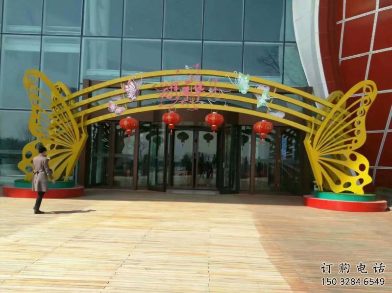 蝴蝶拱門(mén)雕塑，鏤空烤漆效果，不銹鋼小區(qū)標(biāo)識(shí)雕塑