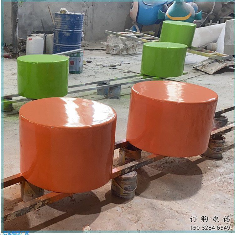 圓形坐凳雕塑，玻璃鋼光面坐凳雕塑制作
