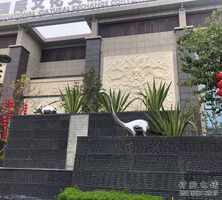 廣場恐龍雕塑供需，廣場雕塑，景觀鏡面恐龍雕塑定制