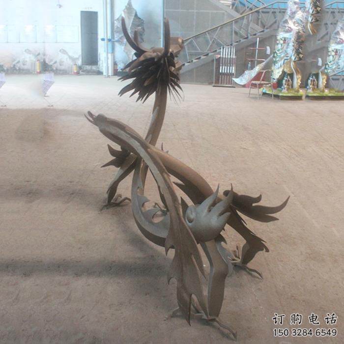 幾何恐龍雕塑供應(yīng)，城區(qū)小品，鐵藝恐龍雕塑制造商