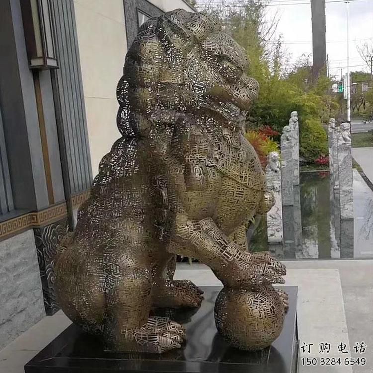 獅子鏤空雕塑優(yōu)選，城市裝飾，景觀不銹鋼獅子雕塑供給