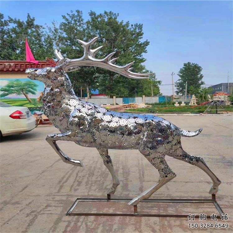 梅花鹿雕塑定做，城區(qū)小品，景觀鏤空梅花鹿雕塑定價(jià)