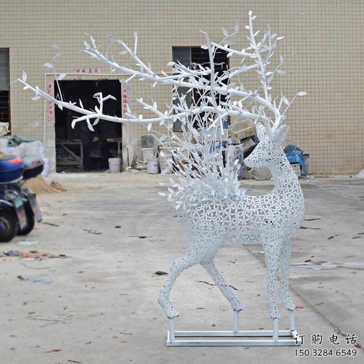 鏤空梅花鹿雕塑標(biāo)準(zhǔn)，彩鋼制作，鏤空工藝動(dòng)物雕塑優(yōu)價(jià)
