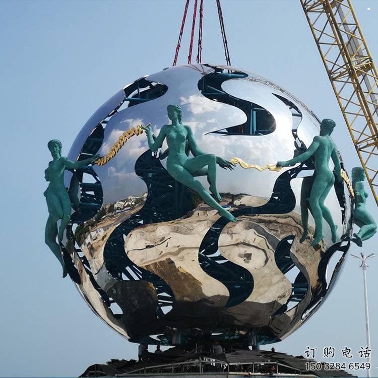 地球雕塑供應(yīng)，花園小品，鏡面地球天使雕塑廠家