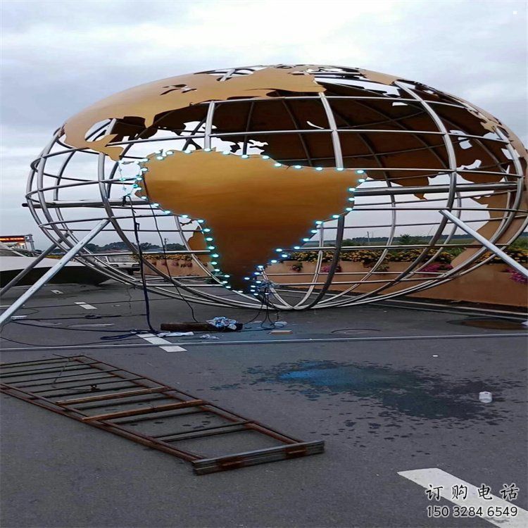 地球儀雕塑展品，景觀概念，鏤空鏡面地球儀雕塑優(yōu)選