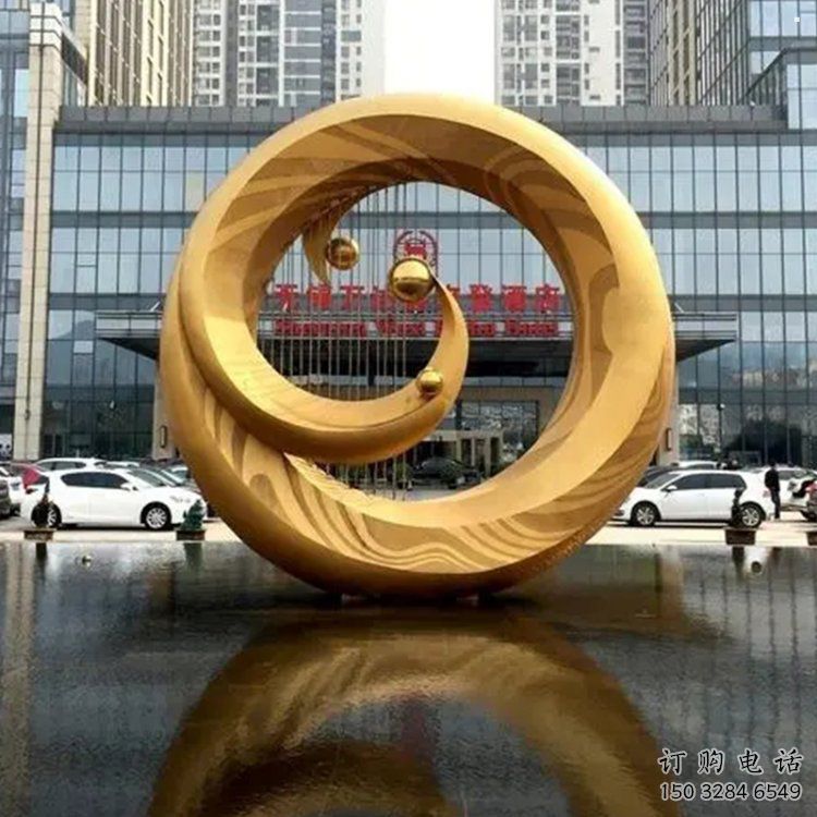 鳳凰雕塑制作選用，景區(qū)案例，圓環(huán)鳳凰雕塑制造商