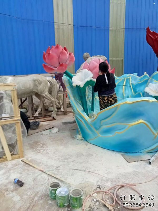 抽象荷花雕塑制造，公園雕塑，彩繪荷花雕塑展品