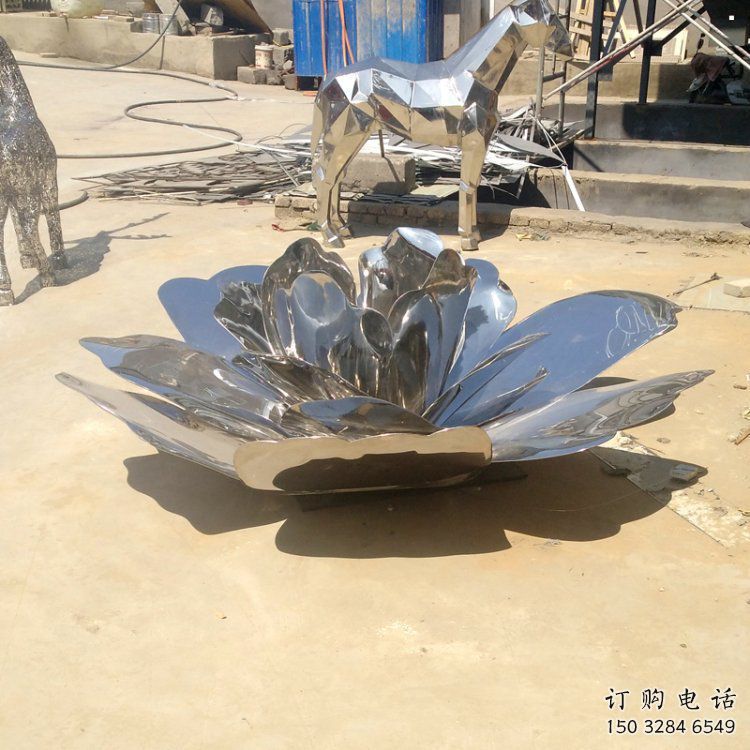 荷花雕塑訂做，城市裝飾，鏡面荷花雕塑展品