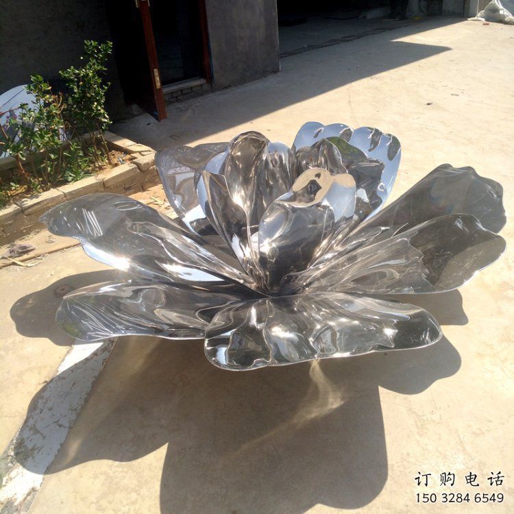 荷花雕塑選定，美陳雕塑，現(xiàn)代鏡面荷花雕塑優(yōu)選