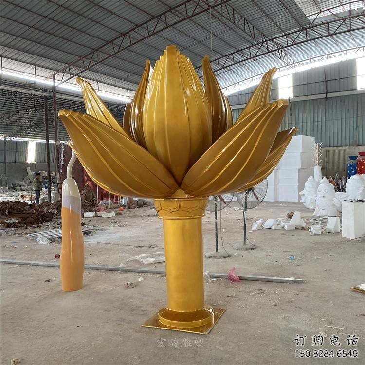 金蓮花雕塑訂做廠家，室外軟裝，不銹鋼金蓮花雕塑供應(yīng)
