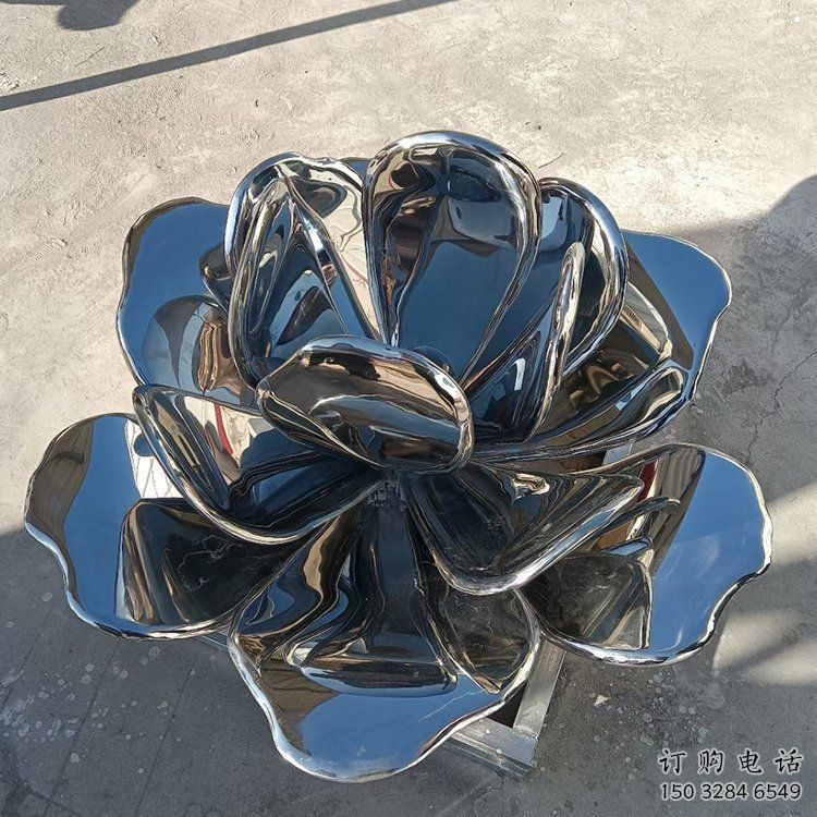 制造蓮花雕塑廠家，金屬組合，鏡面蓮花雕塑常用