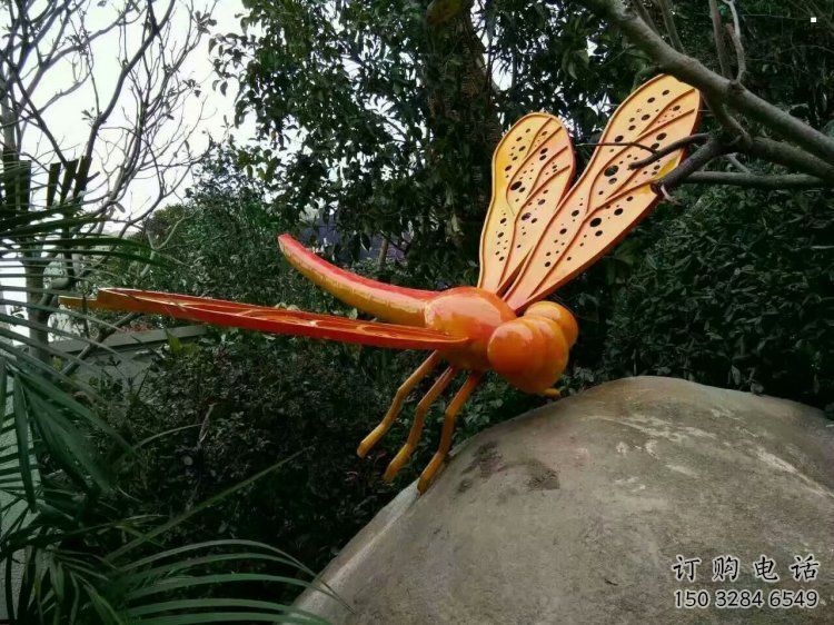 街道蓮藕雕塑