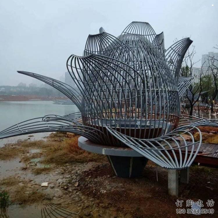 鏤空蓮花雕塑廠家，景區(qū)雕塑，景觀燈光蓮花雕塑指用