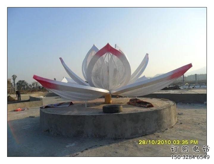 臥蓮雕塑廠家，景區(qū)雕塑，不銹鋼臥蓮雕塑選定
