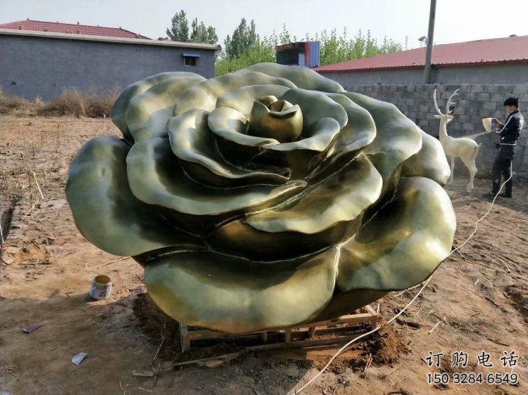 玫瑰花雕塑擺件，室外軟裝，玻璃鋼玫瑰花雕塑廠家