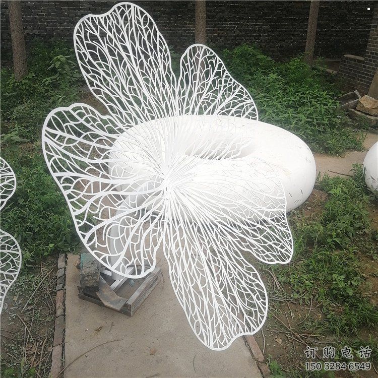 鏤空花朵雕塑預(yù)定，編織制作，鏤空花朵雕塑制作廠家