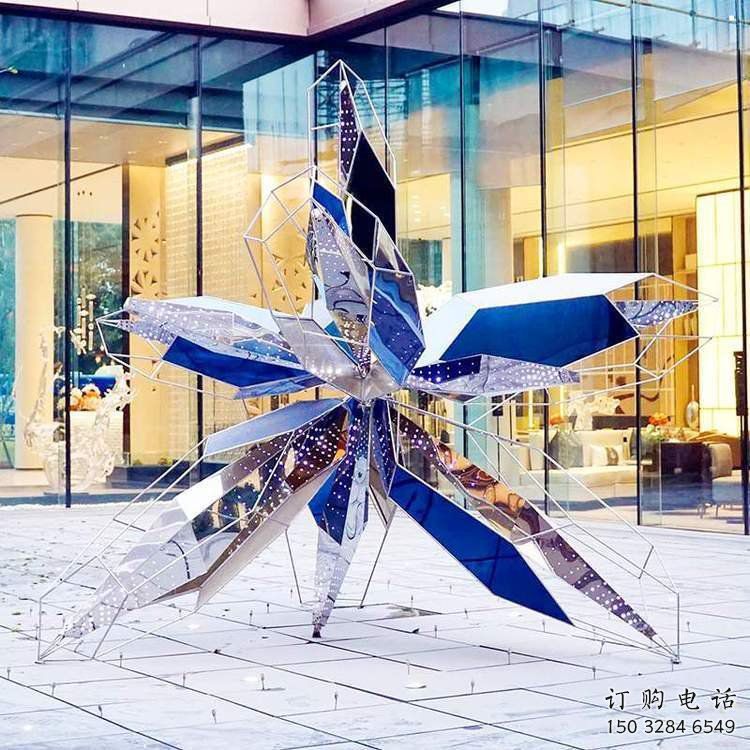 山茶花雕塑定制，小區(qū)雕塑，不銹鋼山茶花雕塑提供