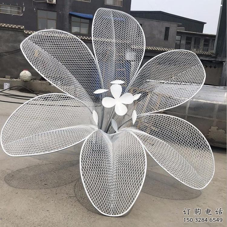 山茶花雕塑展品，室外軟裝，展示鏤空山茶花雕塑訂做