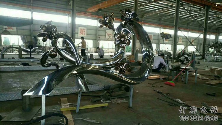 梧桐花雕塑制作廠家，城市裝飾，鏡面梧桐花雕塑標準