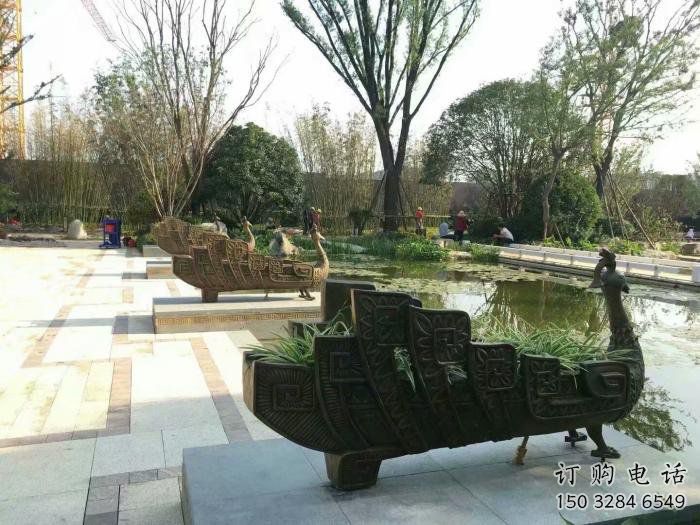 公園孔雀雕塑定價(jià)，景觀概念，仿古孔雀雕塑廠家選用?