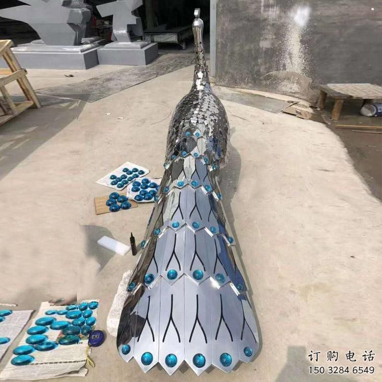 孔雀雕塑優(yōu)選，陸地擺件，不銹鋼孔雀雕塑廠家供給
