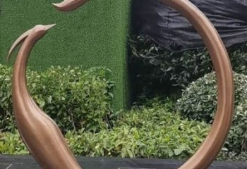 鳳凰雕塑供求，景區(qū)案例，不銹鋼圓環(huán)鳳凰雕塑廠家
