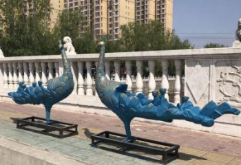 彩繪孔雀雕塑供應(yīng)，圓雕體系，仿古孔雀雕塑制作廠家