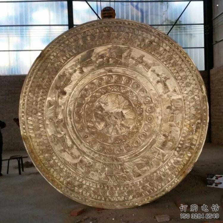 銅鼓雕塑選用，多彩藝術(shù)，大型銅鼓雕塑展品