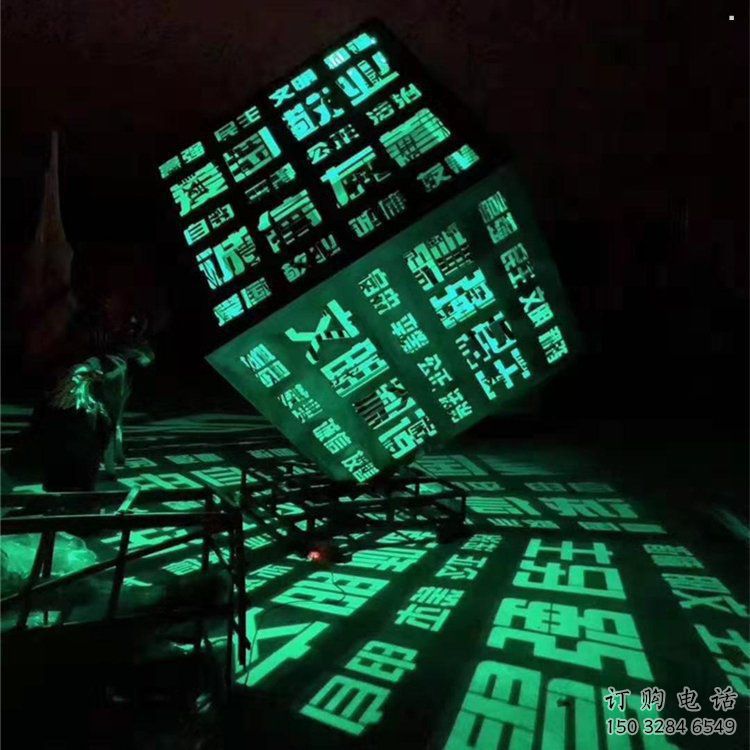 大型魔方雕塑選用，街道標(biāo)識(shí)，燈光魔方雕塑廠家常用