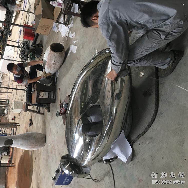 鏡面球雕塑公司，透雕系列，不銹鋼球雕塑展品