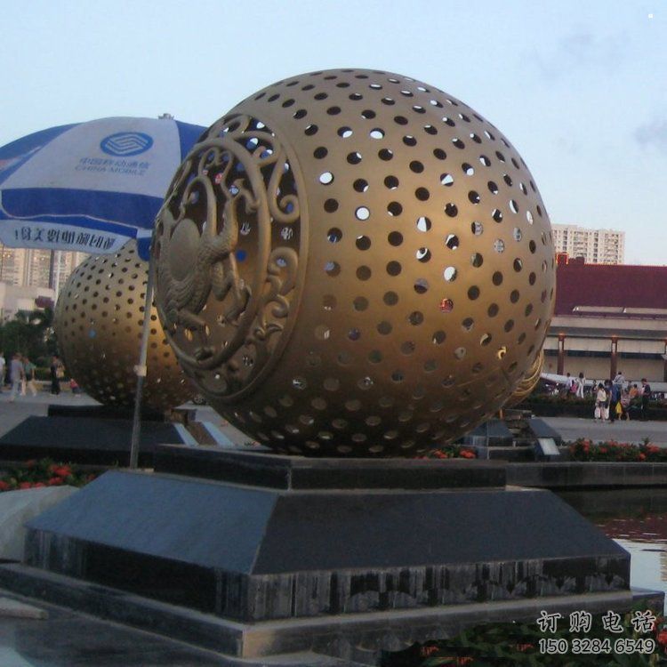 鏤空球雕塑點(diǎn)擊，圓雕體系，烤漆鏤空球雕塑標(biāo)準(zhǔn)