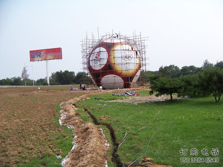 商業(yè)街足球雕塑