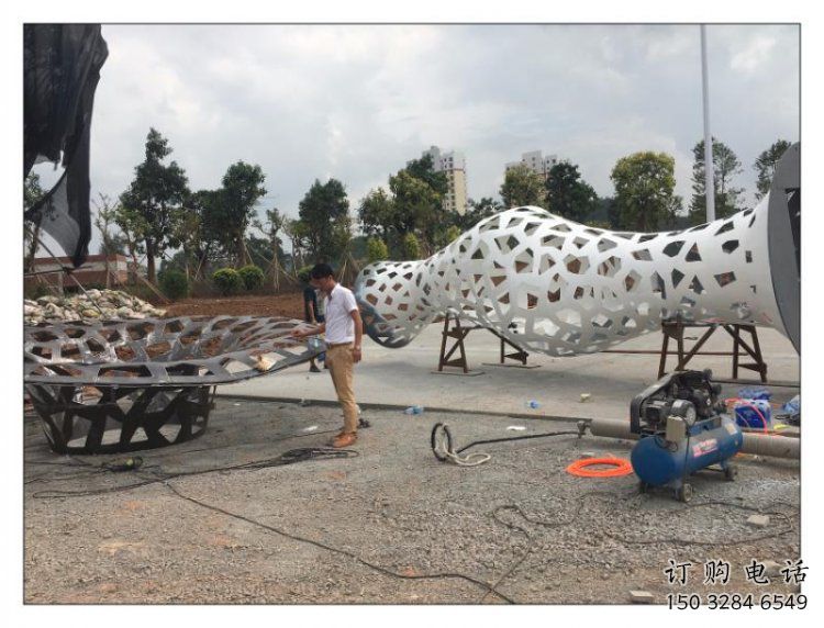 花瓶雕塑制造商，室外軟裝，鏤空花瓶雕塑制作承接