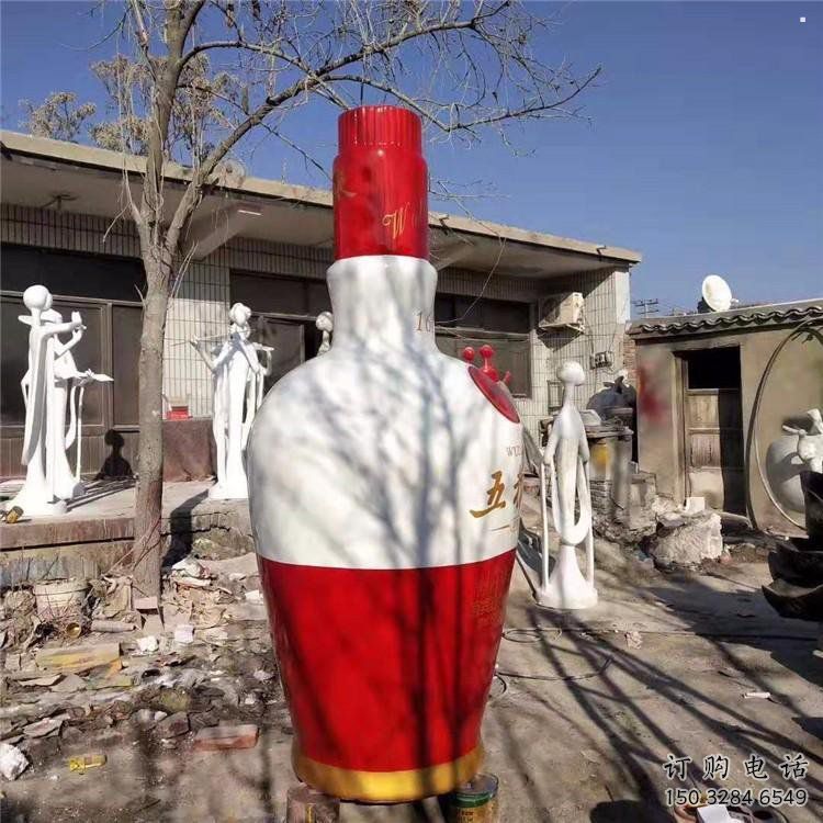 酒瓶雕塑精品，景觀雕塑，房地產(chǎn)玻璃鋼酒瓶雕塑生產(chǎn)商