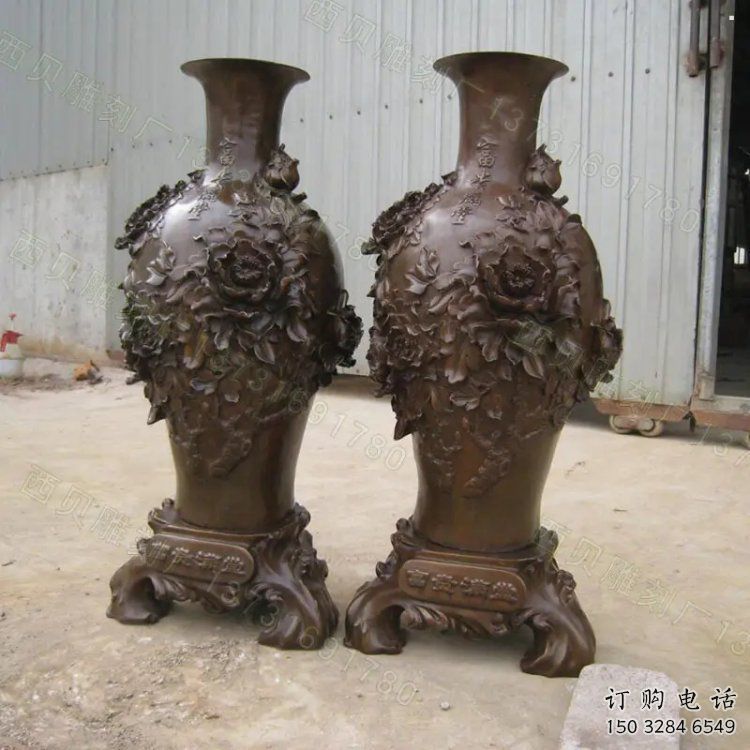 銅花瓶雕塑供應(yīng)，城市裝飾，彩色銅花瓶雕塑優(yōu)選