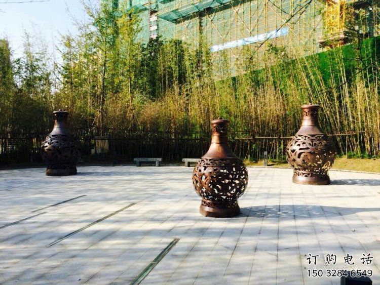 銅花瓶雕塑制造商，小區(qū)擺件，景觀銅花瓶雕塑廠家