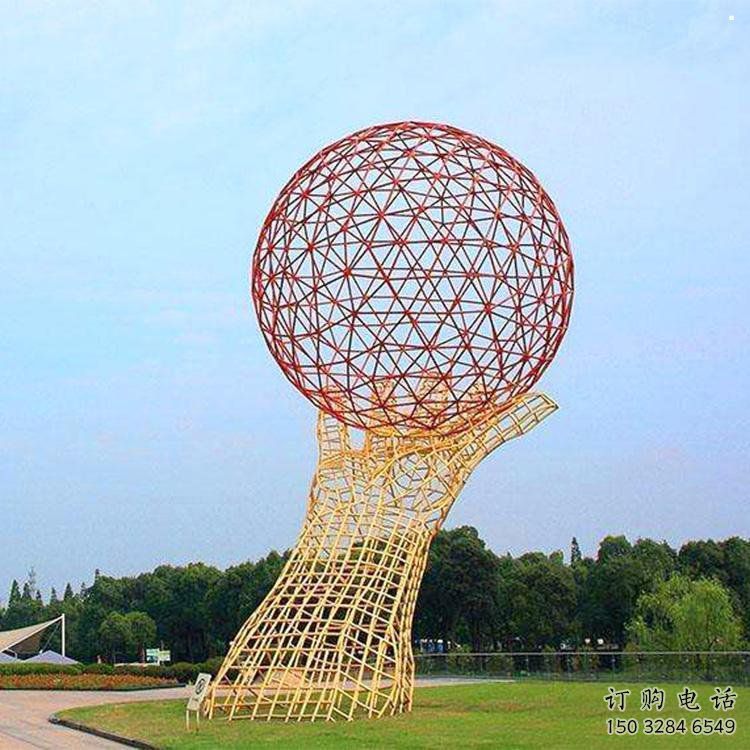 火球雕塑定制，市標(biāo)雕塑，鏤空手托火球雕塑廠家