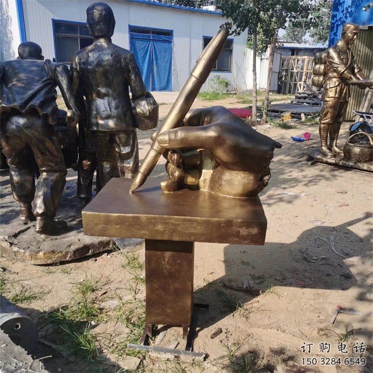地標(biāo)擺件，手握鋼筆雕塑生產(chǎn)商，戶外景觀雕塑