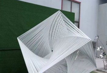 廣場立方體雕塑廠家，市標(biāo)雕塑，鏤空立方體雕塑定制