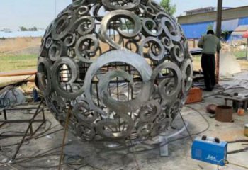 燈光球雕塑優(yōu)選，陸地擺件，不銹鋼燈光球雕塑制作廠家