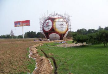 商業(yè)街足球雕塑