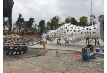 花瓶雕塑制造商，室外軟裝，鏤空花瓶雕塑制作承接
