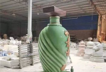 酒瓶雕塑展品，公園小品，城市玻璃鋼酒瓶雕塑供需