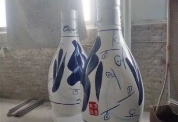 洋酒瓶雕塑通用，街頭雕塑，玻璃鋼洋酒瓶雕塑標(biāo)準(zhǔn)
