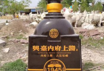 洋酒瓶雕塑專供，景區(qū)雕塑，玻璃鋼洋酒瓶雕塑提供